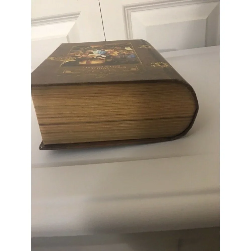 New Masterpieces‎ Snow White and the Seven Dwarfs Hinged Book Box Jigsaw Puzzle